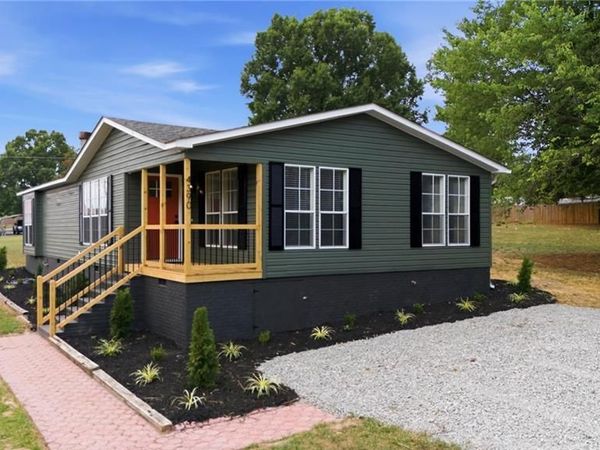 4390 Glenford Drive, Winston-Salem, NC 27107