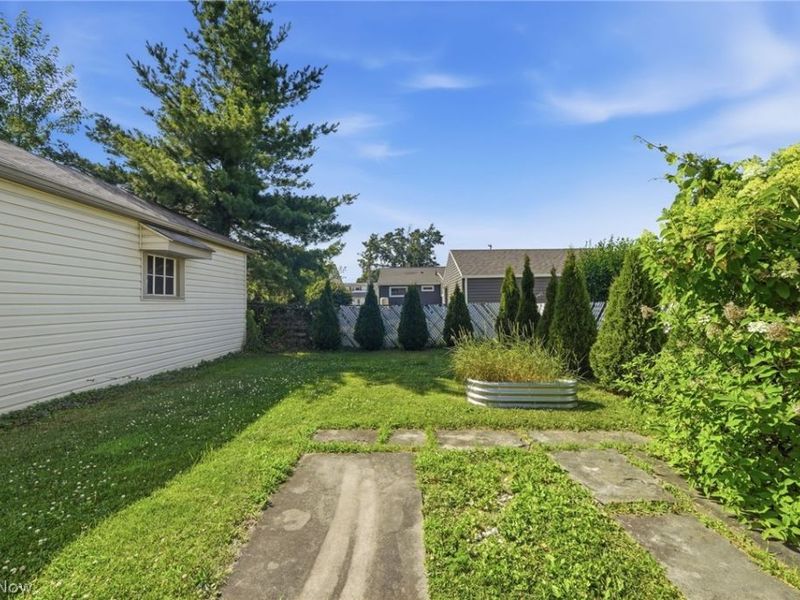 29963 Phillips Avenue, Wickliffe, OH 44092 Photo 32