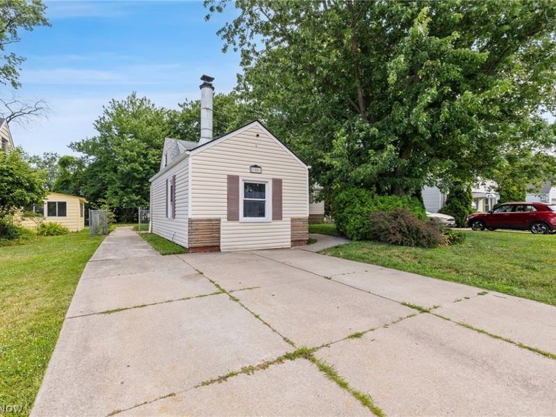 29061 W Willowick Drive, Willowick, OH 44095 Photo 3