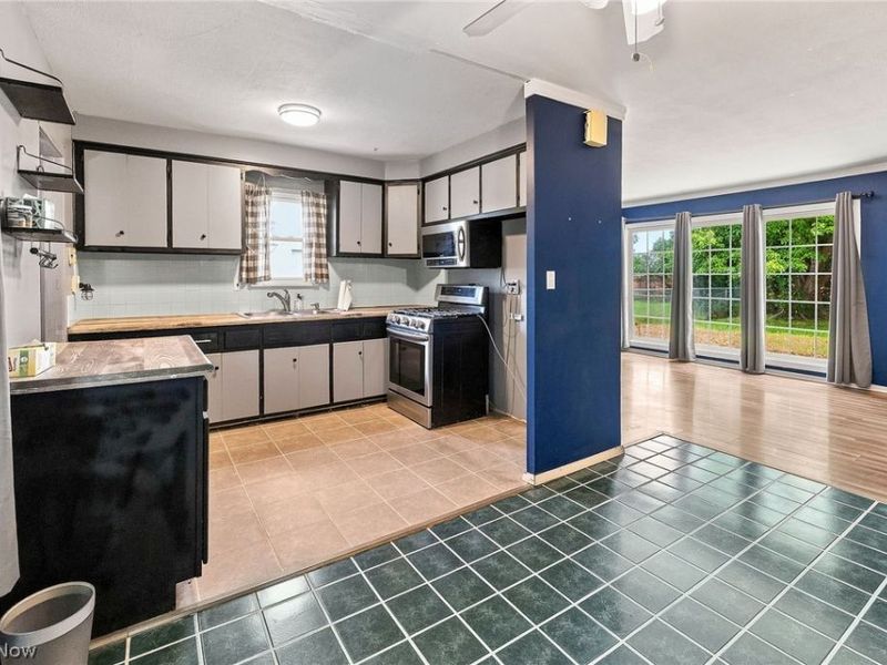 29061 W Willowick Drive, Willowick, OH 44095 Photo 4