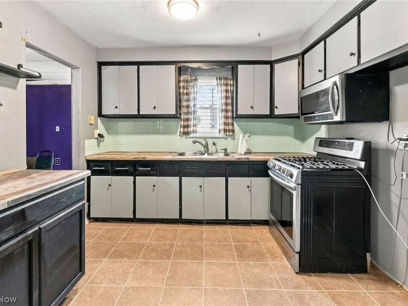 29061 W Willowick Drive, Willowick, OH 44095 Photo 5