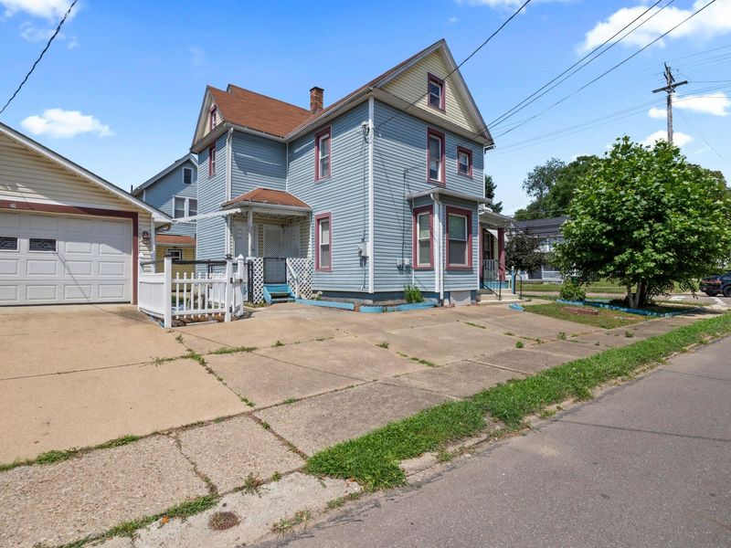 807 1st Street NE, Massillon, OH 44646 Photo 3