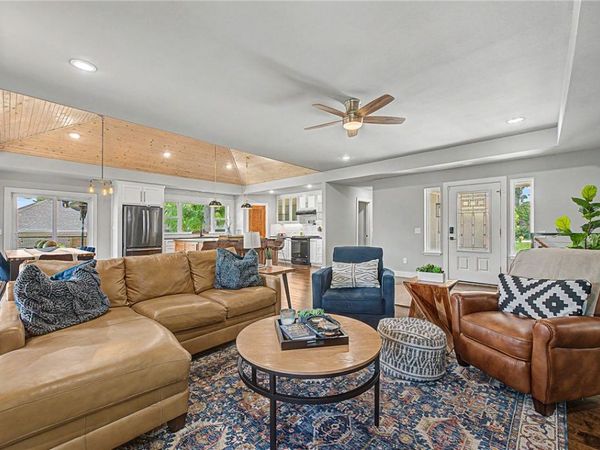 1325 Quail Run Circle , Bentonville, AR 72712
