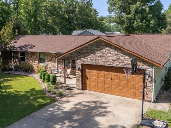 305 W HAMILTON Street, Energy, IL 62933