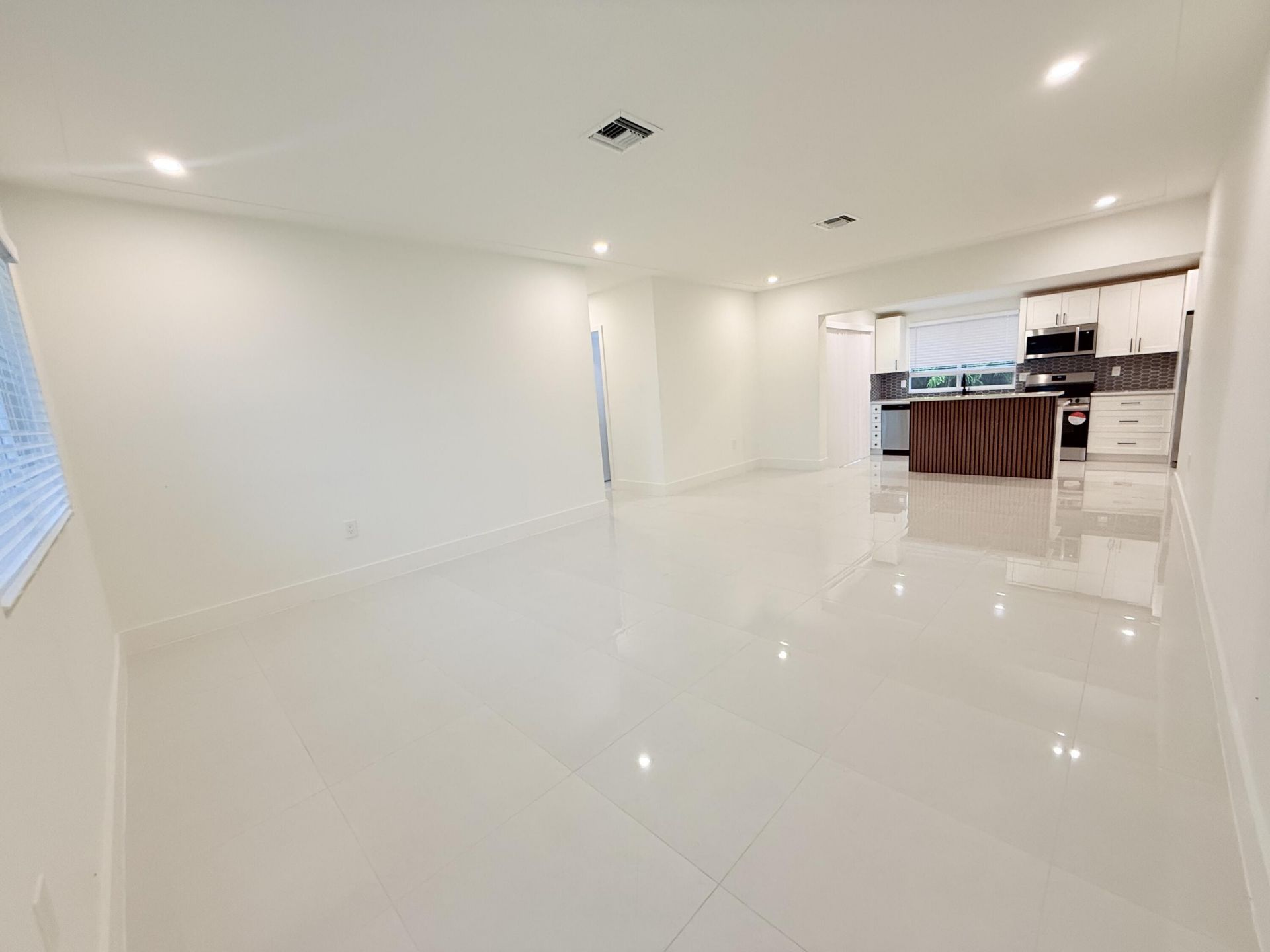 345 Pinehurst Road, Palm Springs, FL 33461 Photo