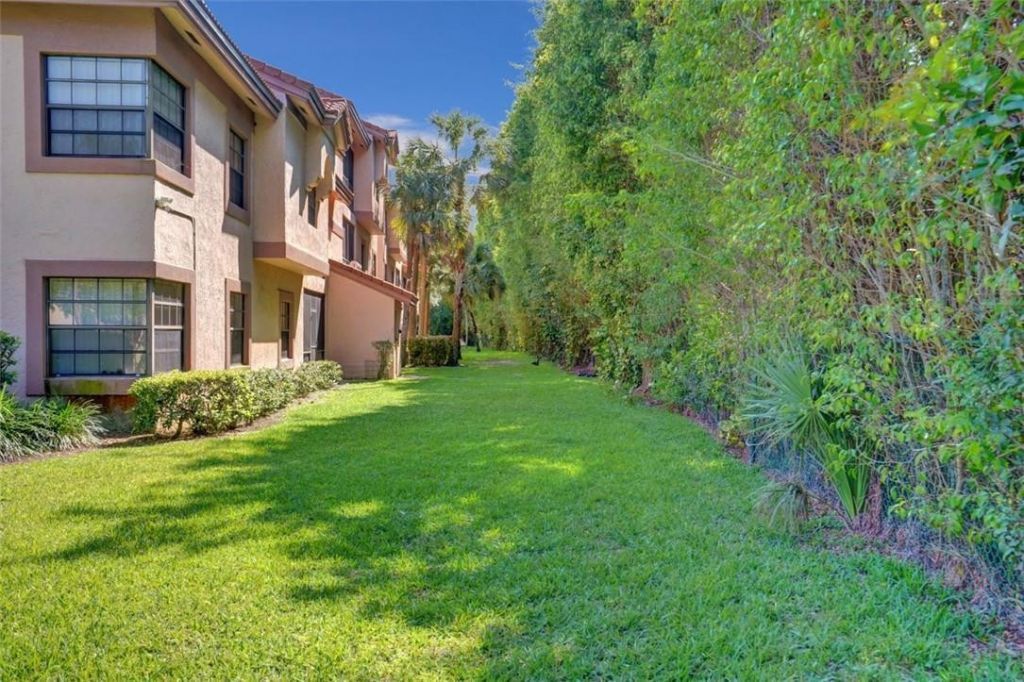 10791 NW 14th Street, Unit 303, Plantation, FL 33322 Photo