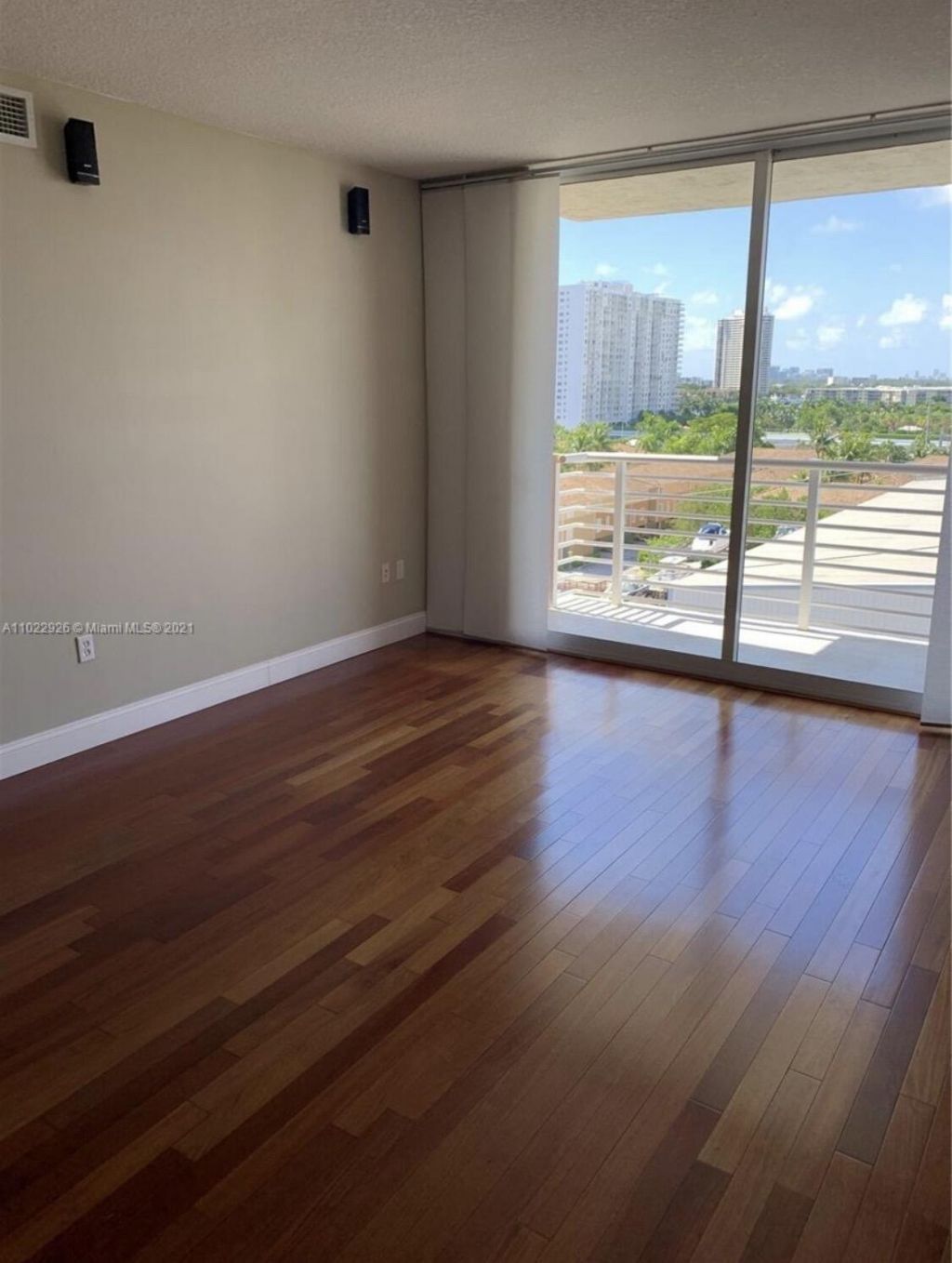 18800 NE 29th Avenue, Unit 815, Aventura, FL 33180 Photo