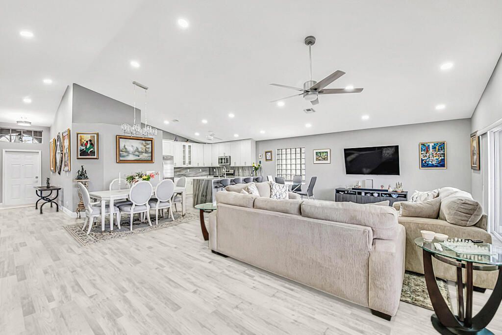 8075 Duomo Circle, Boynton Beach, FL 33472 Photo