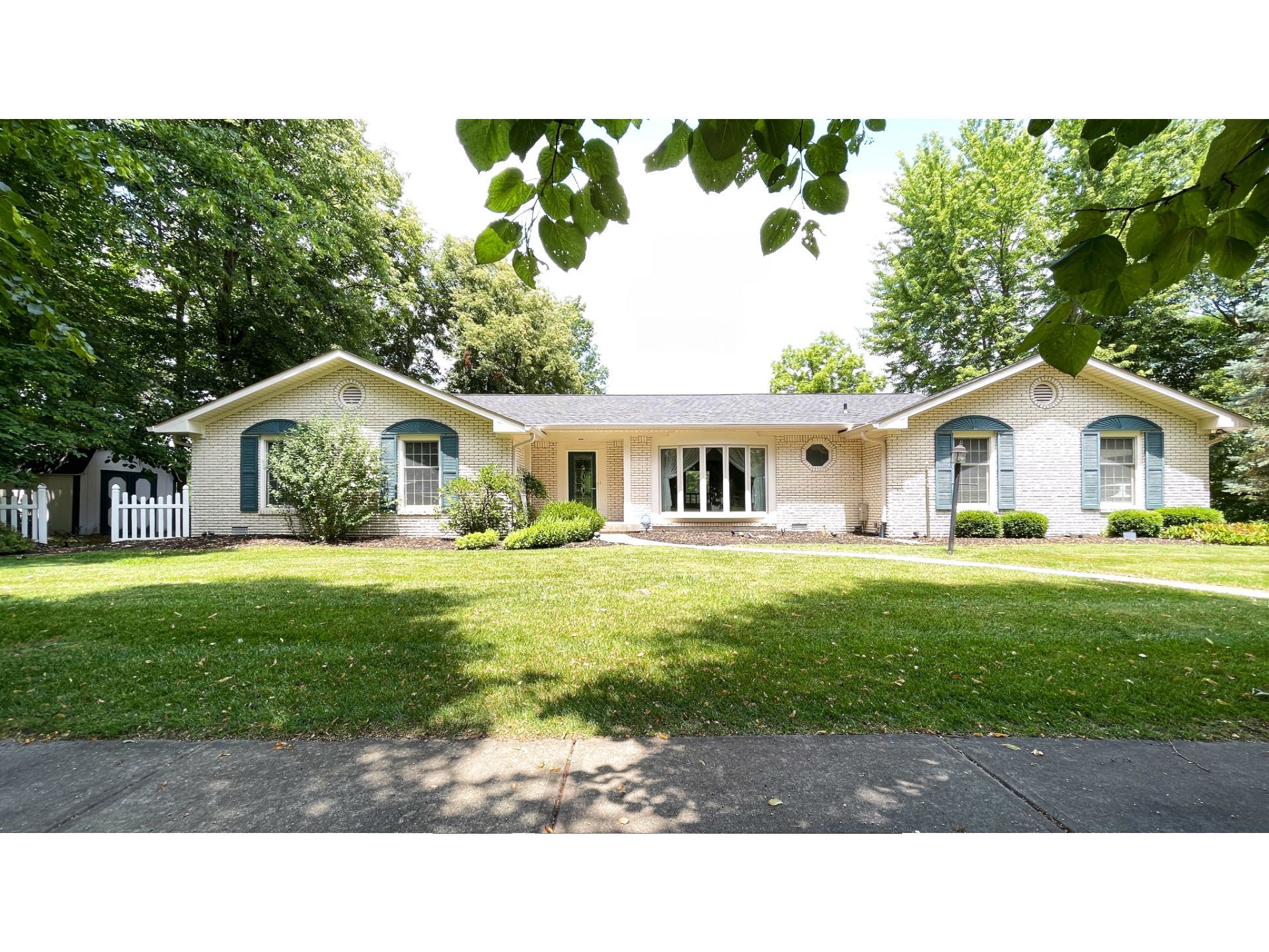 534 Swan Drive, Fortville, IN 46040 Main Photo