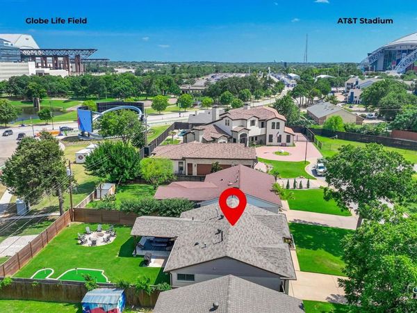 1305 Willowbrook Street, Arlington, TX 76011