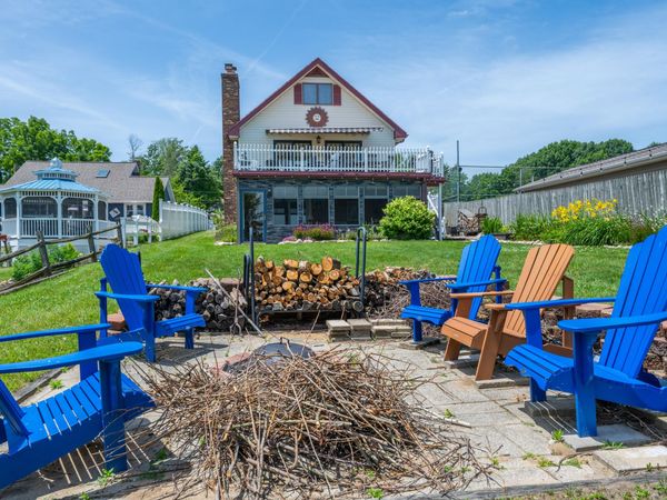 5791 Beech Street, Coloma, MI 49038