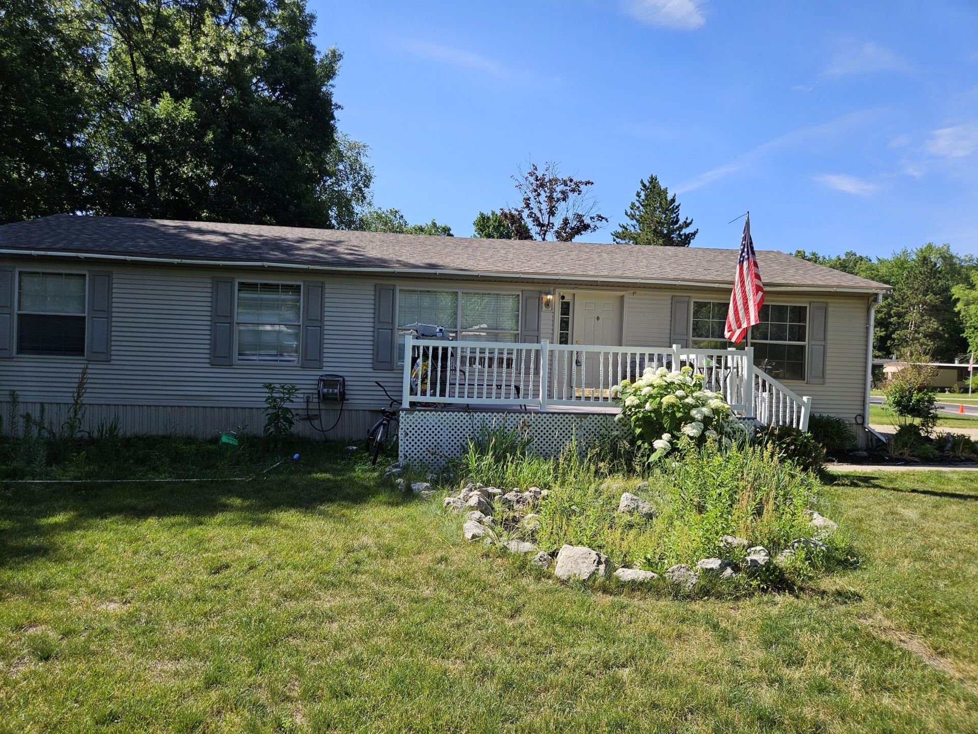 9294 Whispering Pines Avenue Nw, Sparta, MI 49345 Main Photo