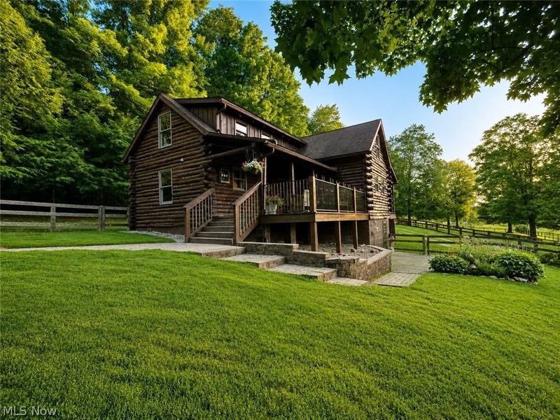 10550 Vaughn Road, Mantua, OH 44255 Photo 2