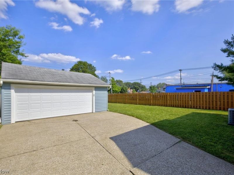 4415 W 155th Street, Cleveland, OH 44135 Photo 4
