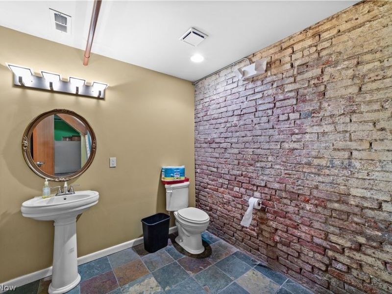 1148 Prospect Avenue E, Cleveland, OH 44115 Photo 17