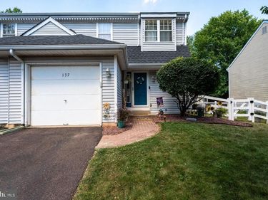 137 AZALEA CIRCLE, ROYERSFORD, PA 19468