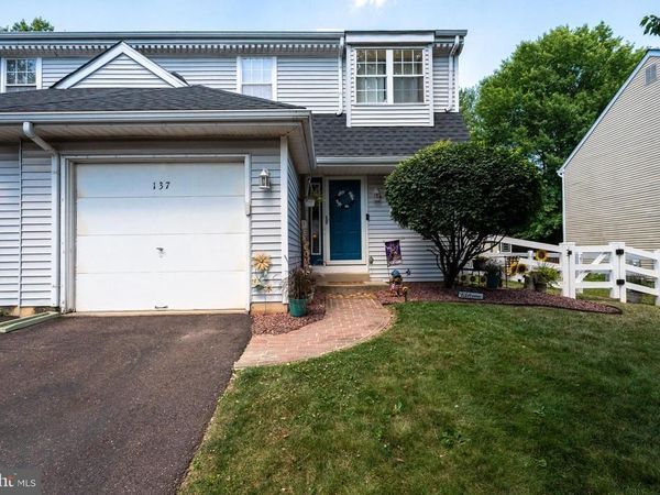 137 AZALEA CIRCLE , ROYERSFORD, PA 19468