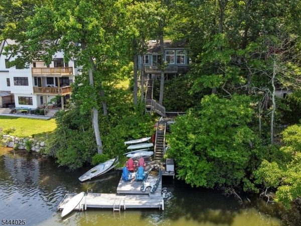 1009 Lakeside Drive East, Vernon, NJ 07422