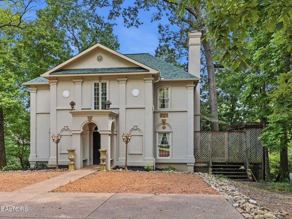 3720 Kingston Pike, Knoxville, TN 37919