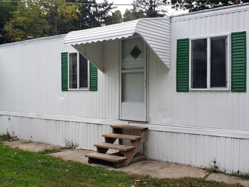 2305 E E. Waterloo Road, Akron, OH 44312 Photo 2