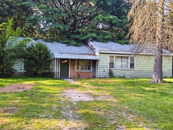 2920 First Street, La Salle, MI 48145