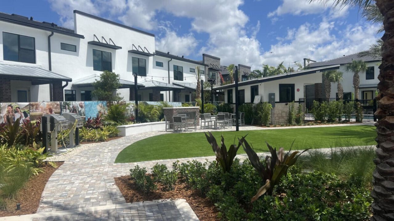 8345 NW 7th Place, Plantation, FL 33324 Photo