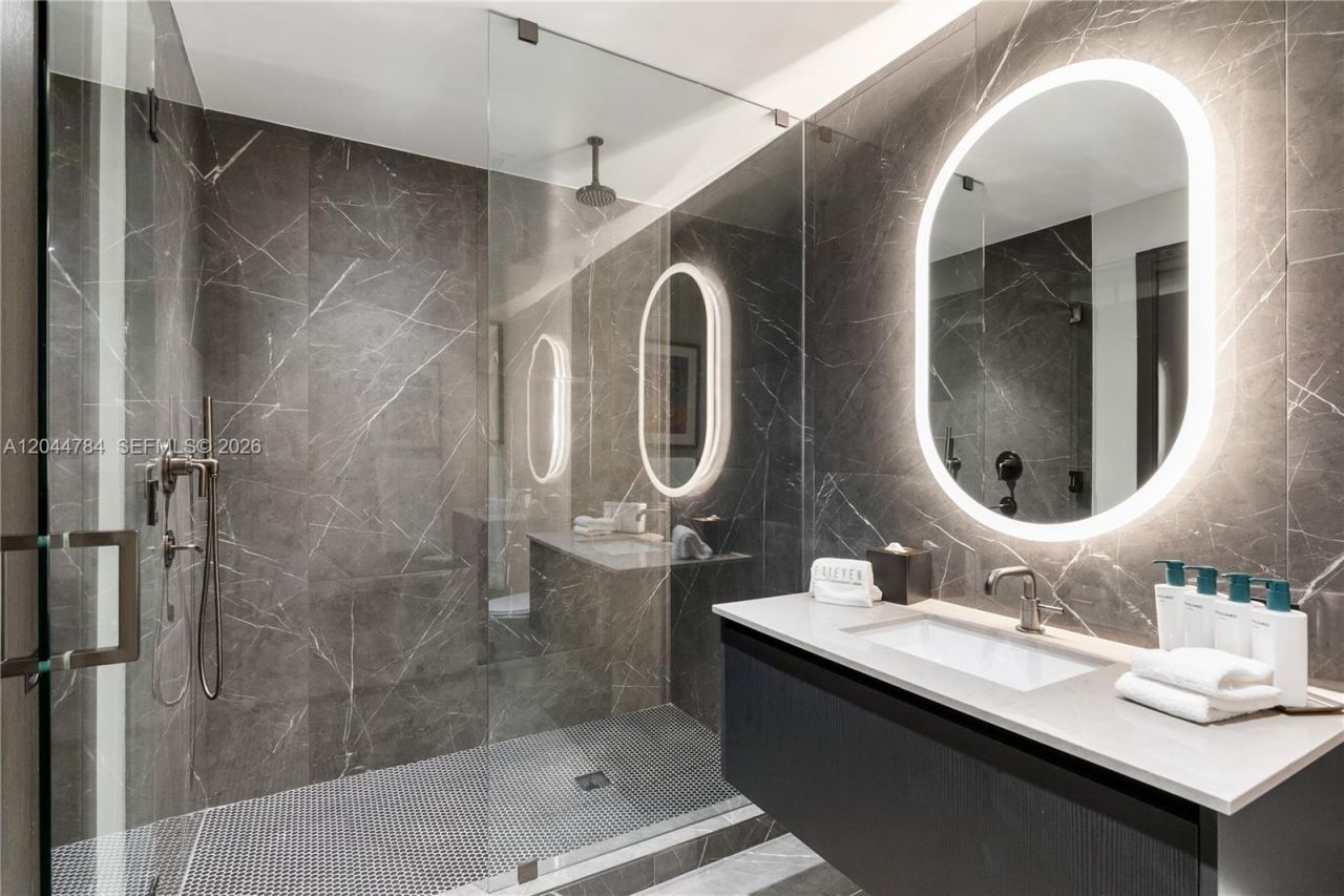20 NE 11th , Unit 2905, Miami, FL 33132 Photo