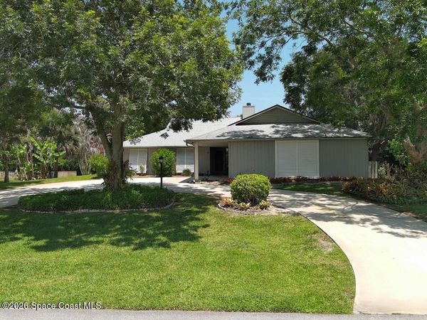 1070 47th Avenue SW , Vero Beach, FL 32968