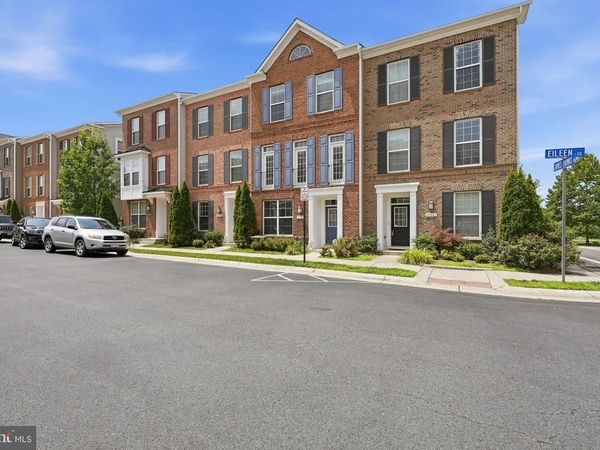22883 EILEEN SQUARE, STERLING, VA 20166