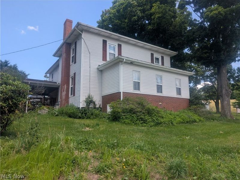2011 Gordon Road NW, Dover, OH 44622 Photo 2
