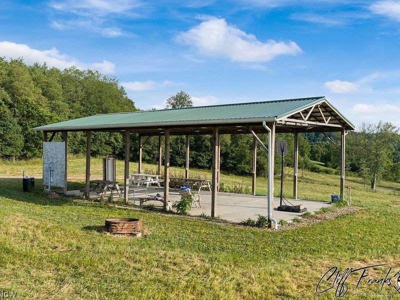 2011 Gordon Road NW, Dover, OH 44622 Photo 21