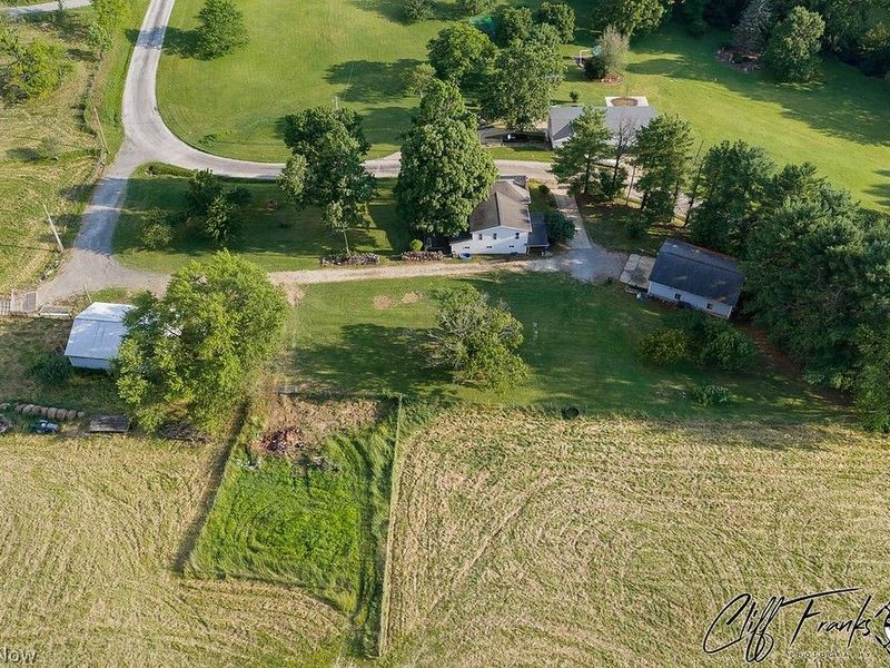 2011 Gordon Road NW, Dover, OH 44622 Photo 5