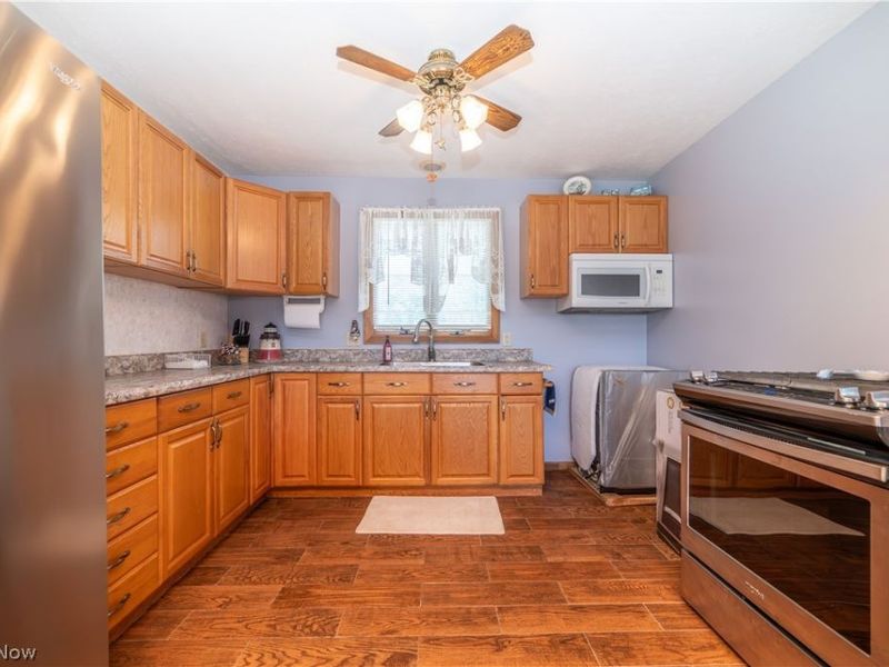 9388 Pearl Drive, North Benton, OH 44449 Photo 11