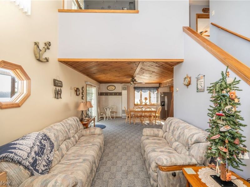 9388 Pearl Drive, North Benton, OH 44449 Photo 5