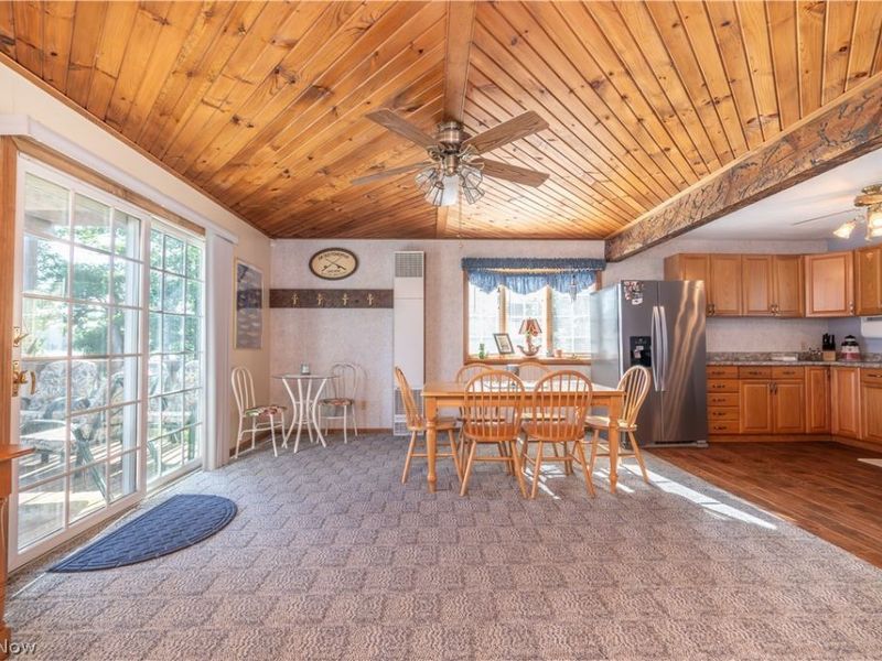 9388 Pearl Drive, North Benton, OH 44449 Photo 7