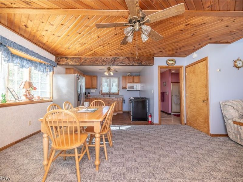 9388 Pearl Drive, North Benton, OH 44449 Photo 9