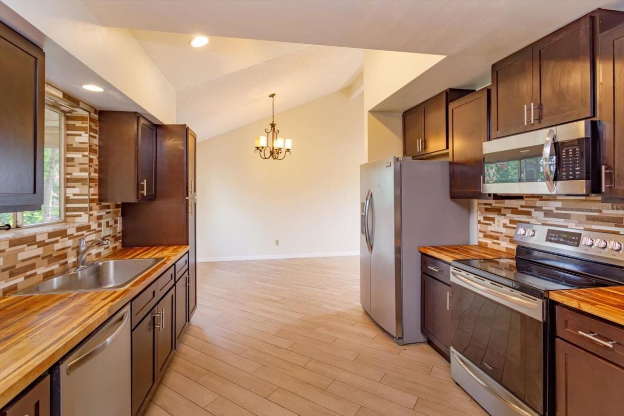 7925 Snowberry Circle , Orlando, FL 32819 Photo