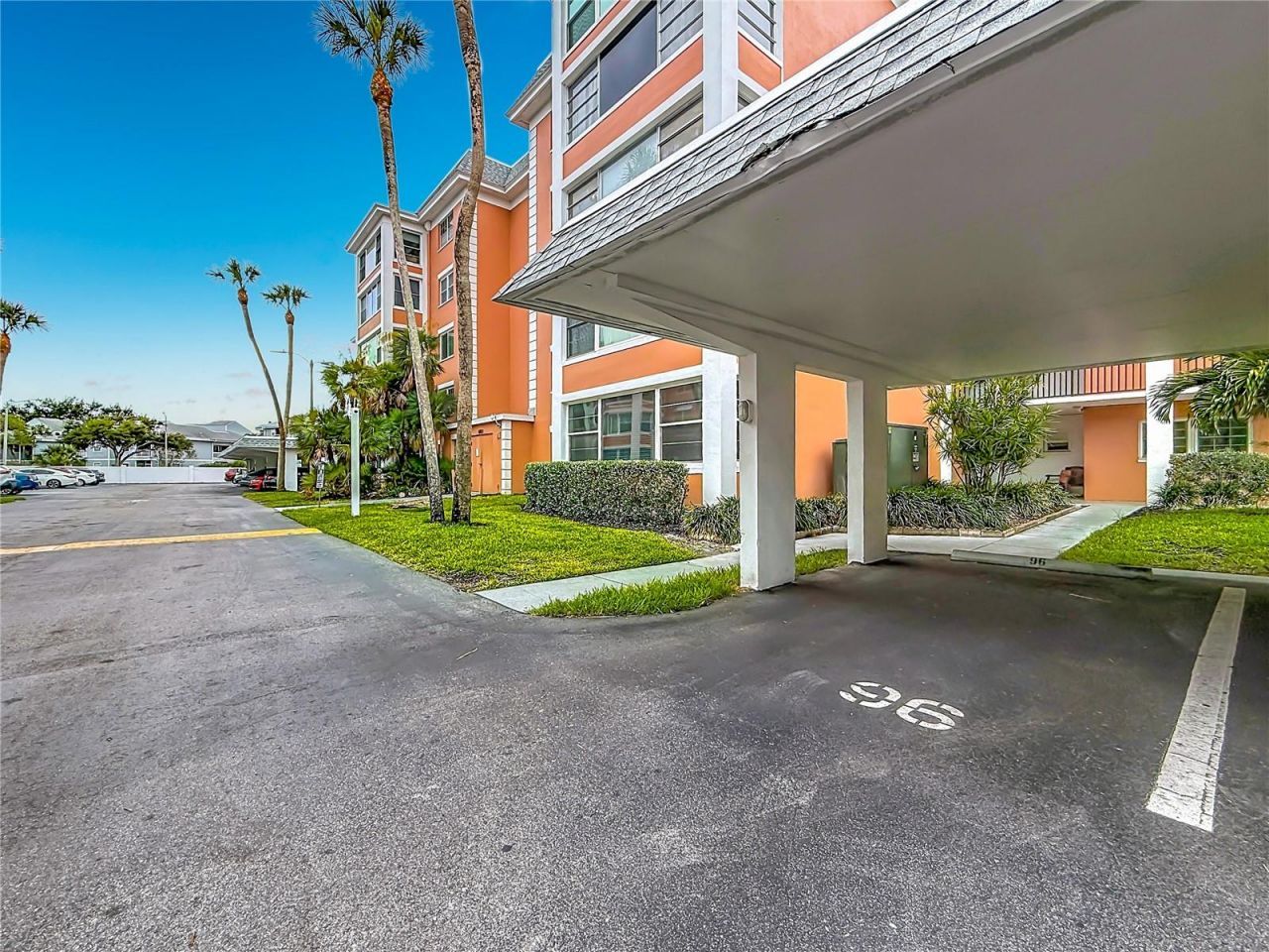 1900 68th Street N, Unit 301, Saint Petersburg, FL 33710 Photo