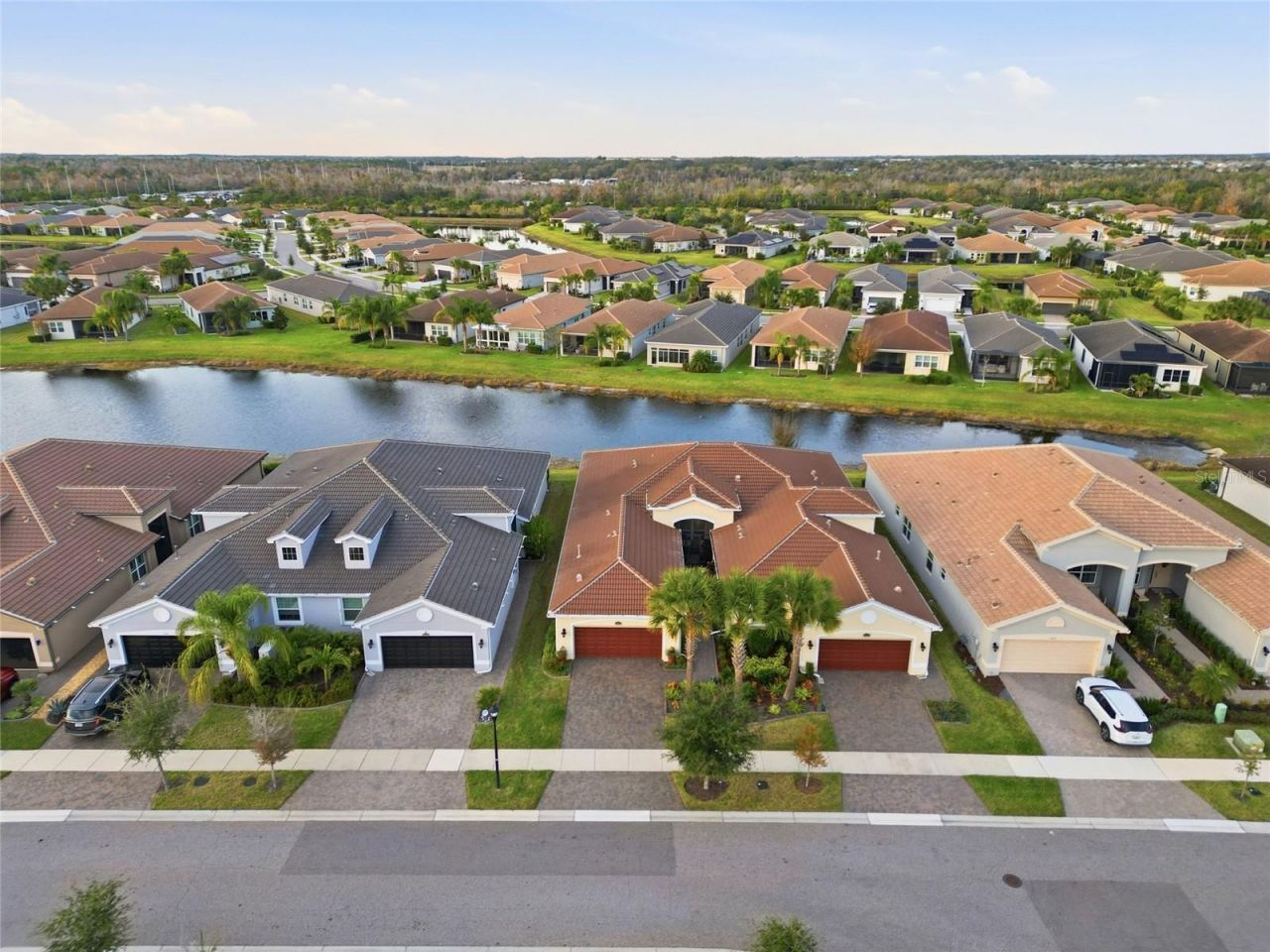 4717 Avila Lakes Drive , Wimauma, FL 33598 Photo