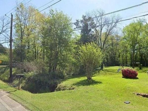 114 SE Coombs Avenue , Milledgeville, GA 31061