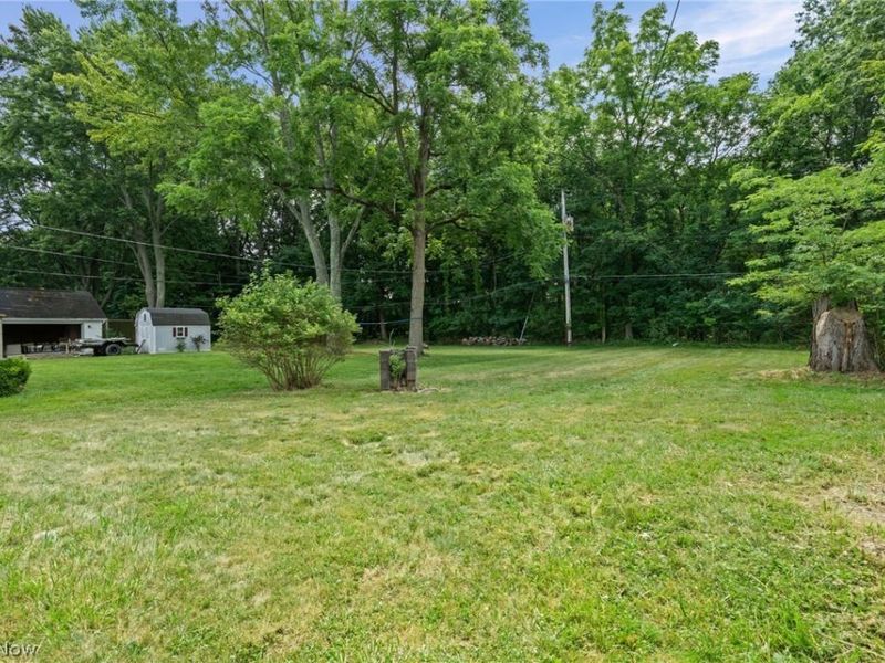27111 Lynn Drive, Olmsted Township, OH 44138 Photo 24