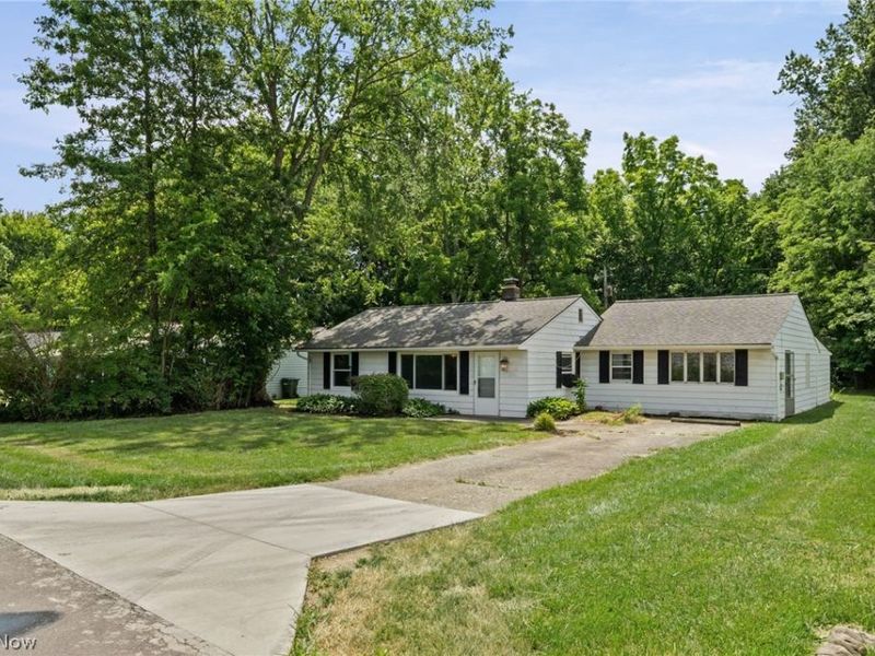 27111 Lynn Drive, Olmsted Township, OH 44138 Photo 29