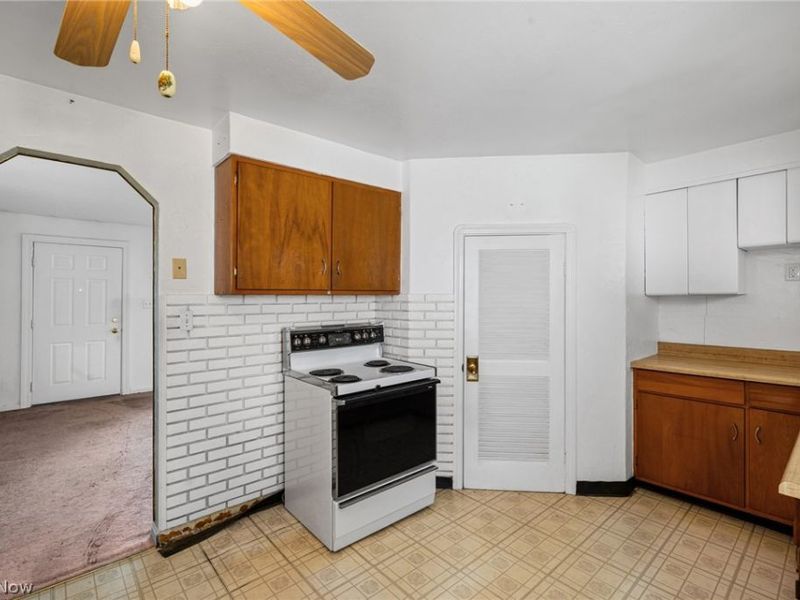 27111 Lynn Drive, Olmsted Township, OH 44138 Photo 7