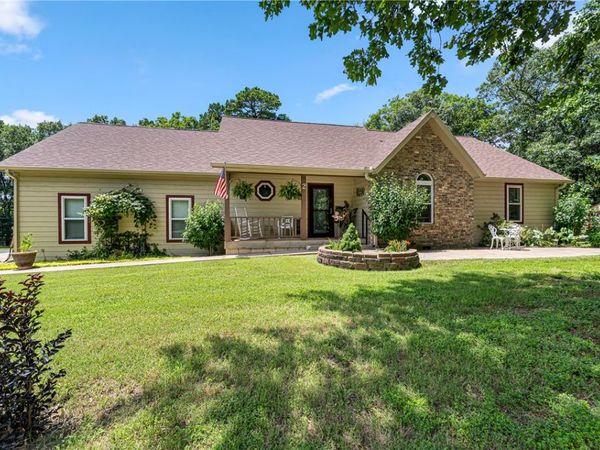 2 Saint Neots Lane, Bella Vista, AR 72714