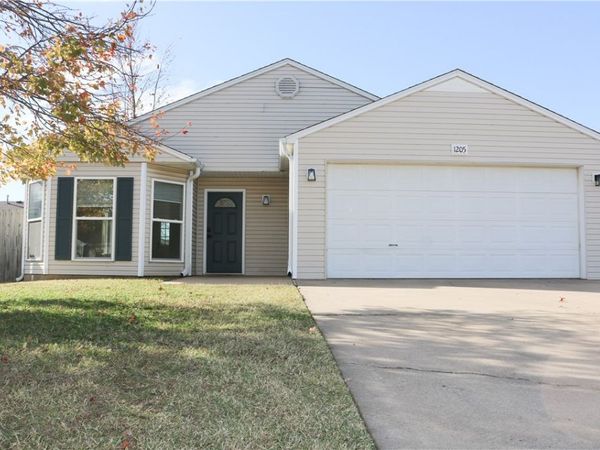 1205 Spring Street , Bentonville, AR 72712