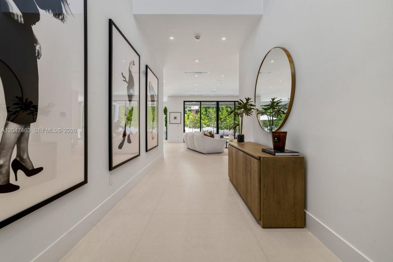 1051 NE 2nd Ter , Boca Raton, FL 33432 Photo