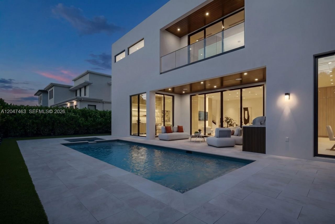 1051 NE 2nd Ter , Boca Raton, FL 33432 Photo