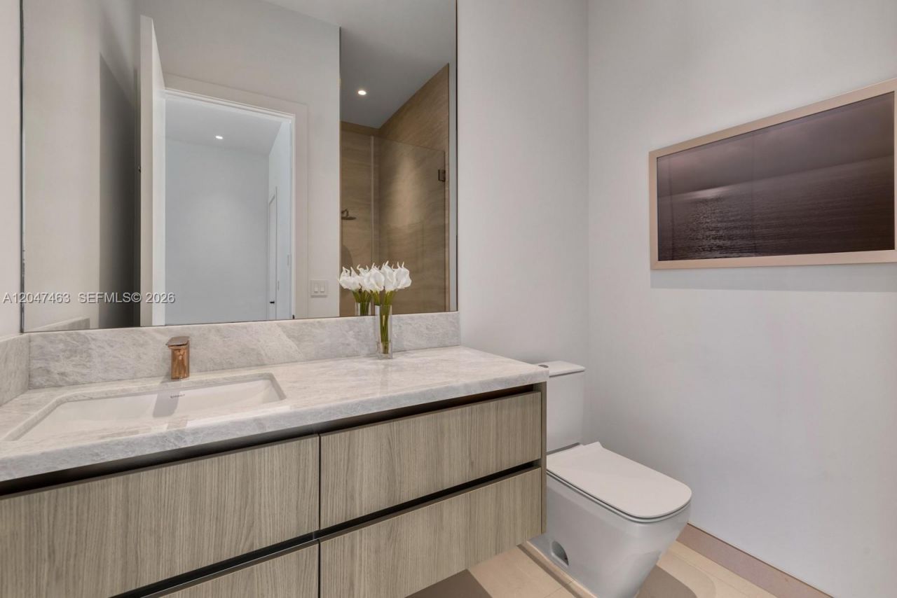 1051 NE 2nd Ter , Boca Raton, FL 33432 Photo