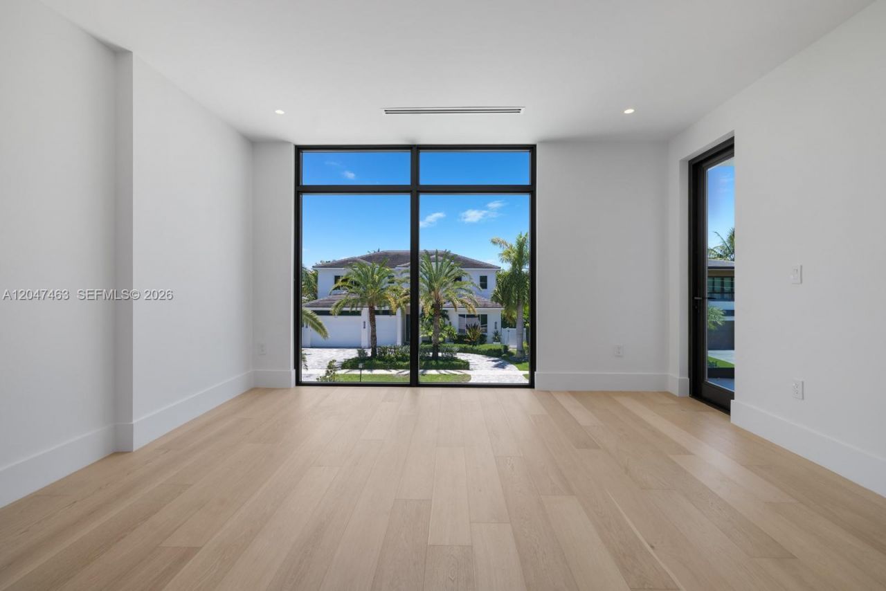 1051 NE 2nd Ter , Boca Raton, FL 33432 Photo