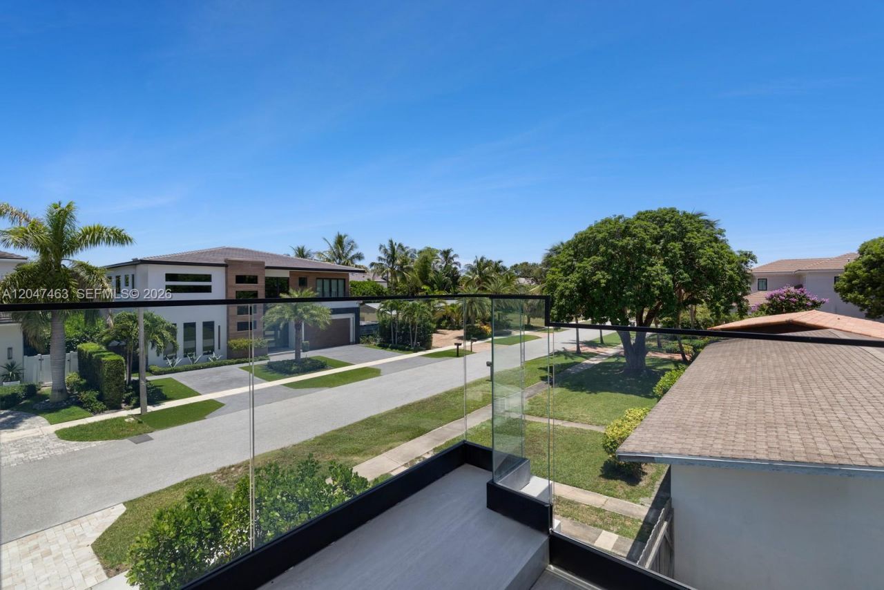 1051 NE 2nd Ter , Boca Raton, FL 33432 Photo